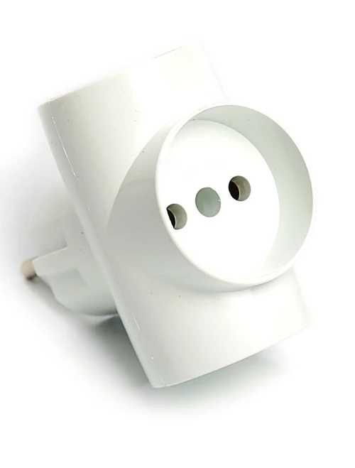 Adaptor R-47 4 cuiburi 10A alb fără împ. 18buc/cut TIMEX